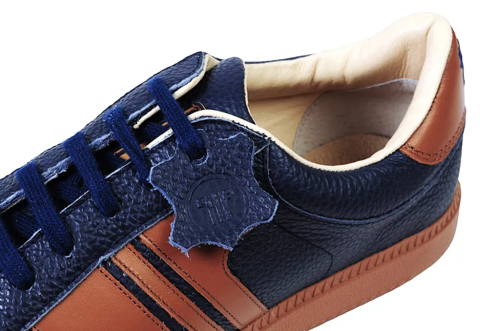 Compakt Sötétkék-dohány